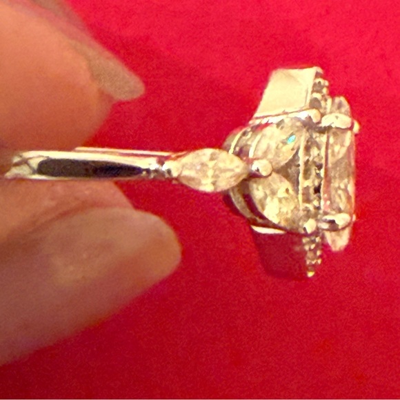 MOISSANITE White Gold Plated Ring, 0.92ct,Color D, Size: 6 NWT $200 retail - Picture 5 of 9